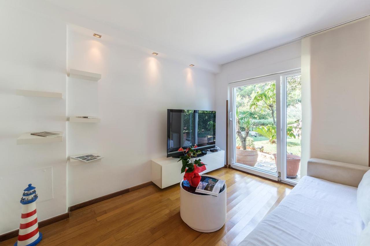 Apartments Villa Lungomare Pula Ngoại thất bức ảnh